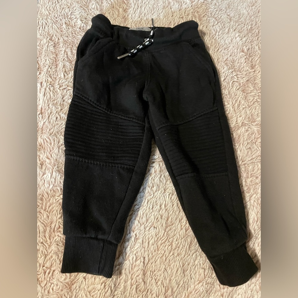 Black Joggers 2T